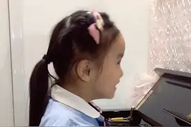 你这个挤眼是认真的吗？再发一次看会不会火视频封面