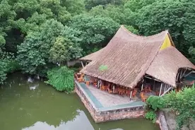 上海郊区一个茅草亭，竟是中国几十年来最伟大的建筑视频封面