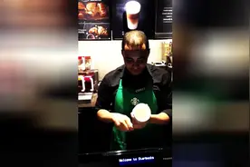 星巴克录取自闭症男孩都不看好，但发现他这样泡咖啡时直呼捡到宝图片