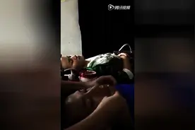 这按摩女也太恶心了吧，客户知道你还笑吗？图片