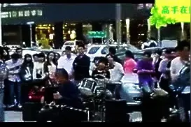 当街头摇滚遇上二胡，一曲《铁血丹心》简直太棒了图片
