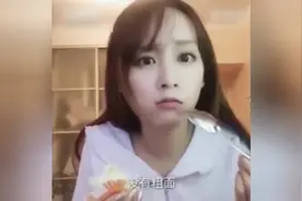 呆萌美女吃货成网红，钟爱鱼丸粗面，太可爱了图片