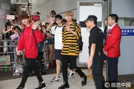 韩国男子组合Seventeen抵港 潮装帅气吸睛引迷妹疯狂图片
