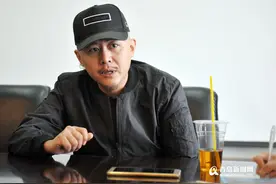 大冰携新书亮相青岛 2000多人挤爆书城图片