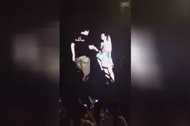 张靓颖2015长沙演唱会现场“求婚”冯轲 场面略显尴尬视频封面