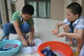 新衣服可能含有甲醛，清洗浸泡能否去除视频封面