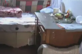 走进黄晓明12平米青岛老宅，竟然发现了黄晓明的丈母娘！视频封面