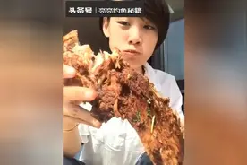 兔牙美女狂啃大肥五花肉和大鸡腿，好吃美食198期。视频封面