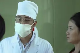 怀孕两个月了去游泳，还玩跳水！结果大出血了！视频封面
