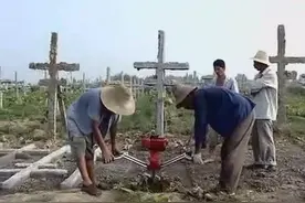 国人研发的便携式植树挖坑机视频封面