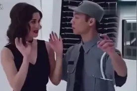 这是电影最精彩的瞬间，美女被搜身，却什么也搜不到视频封面