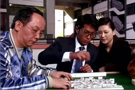 男子被骗去打麻将，结果把把大胡自摸，其实也是有技巧的图片