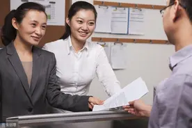 小说：喜欢我的高中校花跟我告白了……图片