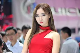 小说：十亿富豪，被穷小子养的一条土狗鄙视，他见了反而一脸开心图片