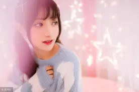 小说：男子深夜在影院看恐怖电影，因错戴眼镜，发现影院秘密图片