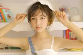 小说：我轻轻推了他一下，然后瞄准机会从他的胳膊下钻了出去图片