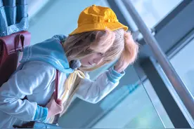 小说：打完游戏看个番，莫名其妙一个穿图片