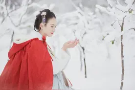 小说：韩舒欣男友背着她和闺蜜搞在一起，图片
