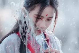 小说：穿越者落地即死，土著抢占金手指图片