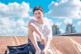 小说：她的英勇事迹可谓家喻户晓，谁都知道她是村里有名的女霸王图片