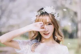 小说：后宫佳丽三千，皇上独宠她一人，惹众妃大怒，她也成了公敌图片