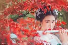小说：王妃意外得知丫鬟在茶水中加了料，她假装不知，让丫鬟喝下图片