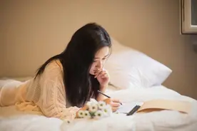 小说：到底是恋爱中的女生智商为零，还是渣男能把伪装做到极致？图片