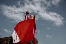 小说：两逗比兄弟说悄悄话，聊的竟是在泡妞，俩人都没恋爱经验图片