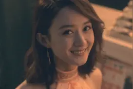 德芙经历了什么?从郭采洁汤唯到杨颖杨超越，要做土味巧克力吗?视频封面