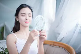 小说：小伙是个穷外卖员，刚从歌厅挨了揍，就跟老婆说自己有豪车图片