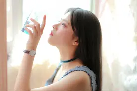 小说：姐姐，求求你了……加个微信吧~图片