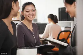 小说：开出S+级道具，他却丢给白月魁，声称自己更喜欢用拳头图片