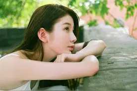 小说：开学第一天，被女神校花拦路表白图片