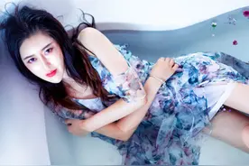 小说：情人节说分手 女人还傻到准备把自己送给男朋友图片