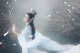小说：玩游戏玩到死，他再次苏醒发现自己居然穿越，变成了一颗蛋图片