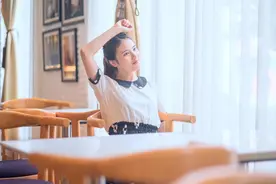 男生对车有多狂热？这个男人自从有了自己的车后，连老婆都不要了图片
