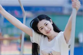 小说：校花第一次见他就非常热情，他却说出那样让人误会的话图片