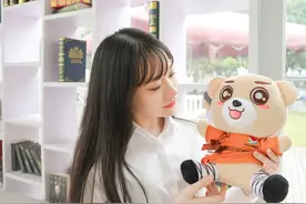 小说：舅舅想让她演戏赚钱，她点头答应，却不知她是幕后大老板图片