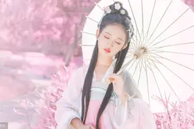 小说：废物女打了宗主夫人，顺便曝光她是小三上位，众人拍手称快图片