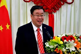 为什么移民过后的人，就很难换回中国的国籍了呢？答案意想不到视频封面