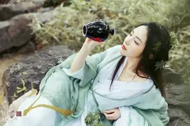 小说：在老师的教导下他开始修炼，却在开始后遇到困难图片