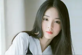 小说：炮灰亲眼看见霸总和别人吃饭，生气上前，霸总面临修罗场图片