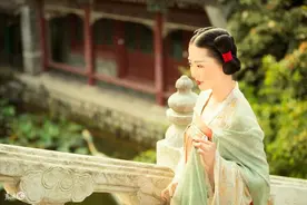 小说：王爷一向淡泊名利，这次却为了恢复她名誉，主动向皇上讨赏图片