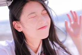 小说：她生理期突至，弄脏了裤子，总裁贴心拿来卫生用品和红糖水图片