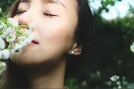 小说：俩姐妹在豪华游艇上庆成人礼，酒会上偶遇年轻帅气总裁图片