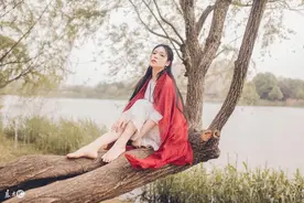 小说：女秘书长相太美，论坛的神秘人攻击她傍总裁，她不怒反笑图片