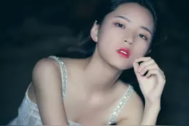 小说：总裁低沉的嗓音，“我希望你可以说到做到，保护好她。”图片
