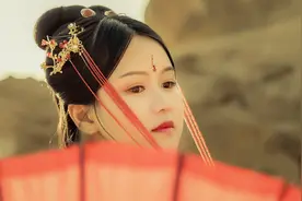 小说：神秘液体让灵草药效凭空多三十年，少年：我成仙有希望了图片