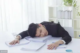 小说：大神给小伙指了两条道路，小伙不听反而走出自己的成神之路图片
