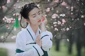 小说：他一次又一次将她踩在脚下，华丽回归时她已是他仰望的存在图片